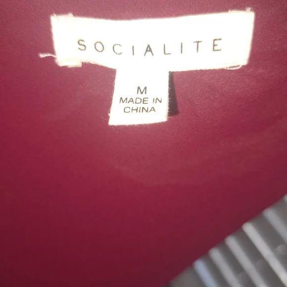 Socialite Maroon Floral Midi Dress - Picture 6 of 7